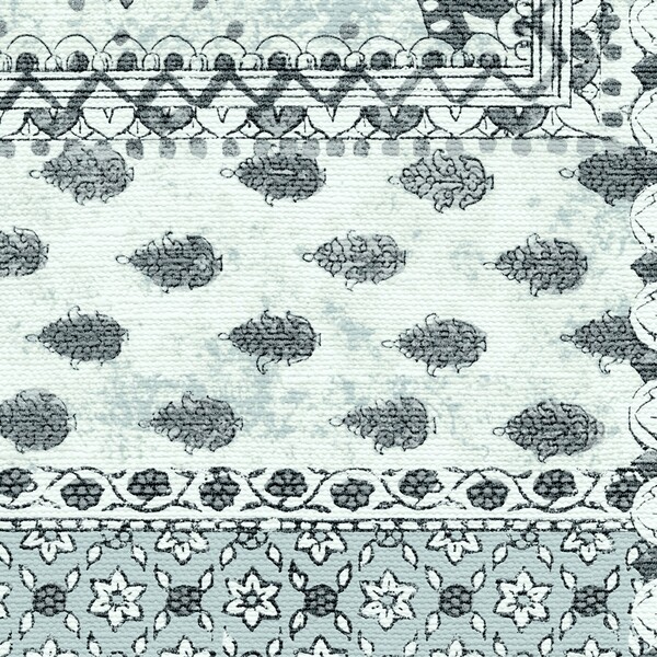 アクセントにおすすめ個性的な柄入り壁紙