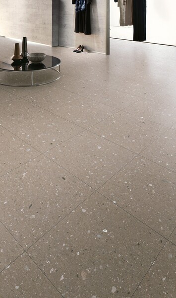 ロイヤルストーン・モア　札幌軟石