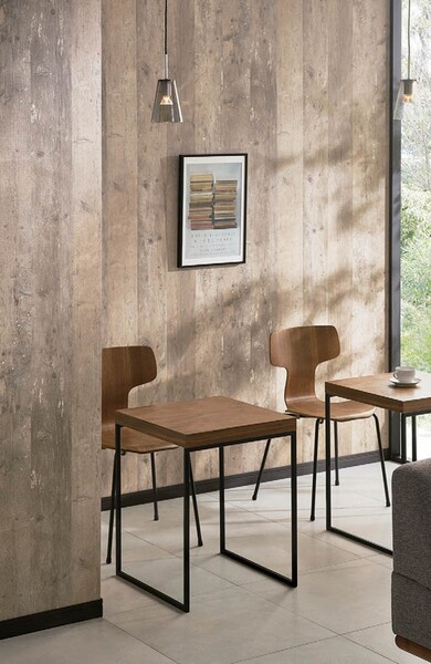 ヴィンテージ感のある木目柄壁紙