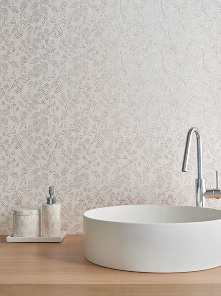 大人カラーの花柄壁紙